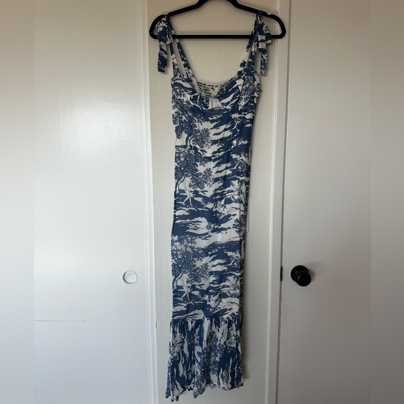 Blue & White Chinoiserie Patterned Dress by Reformation - Picture 1 of 12